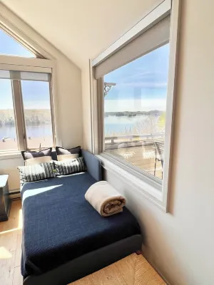 Perfect Convenient Escape enjoy a bright Clean Central Cozy family sized condo Hotels near Harmony Resorts - Huntsville Lagoons