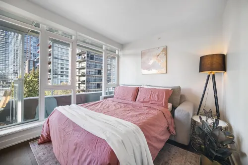 Luxury 1 Bedroom Apartment in Downtown Vancouver