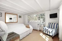 Historic Spanish-style Villa, Perfect for Family & Golf Retreats! Hotels in Del Monte Forest