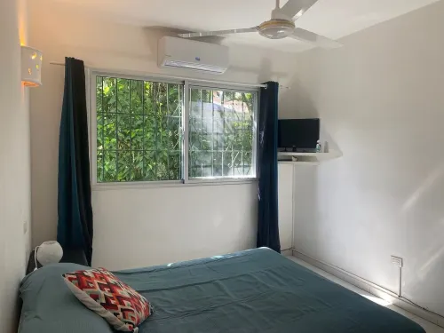Lovely 1 bedroom apt in quiet residence. Pool, 3 min from the beach, strong wifi