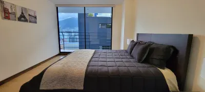 Rare Gem! Indoor Pool, Rooftop, Center of the City Hotel a 