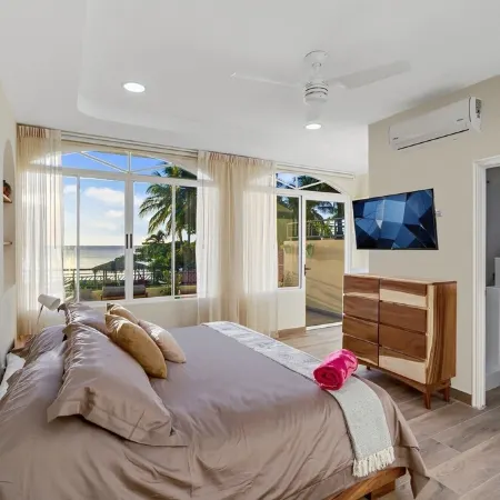 Beachfront Villa Just Steps To The Water
