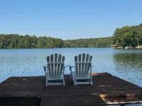 Charming 4-bedroom Lakehouse cottage one hour from downtown Atlanta