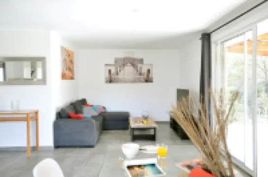 House 80M² heated private pool