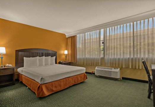 공항 근처 호텔 외관