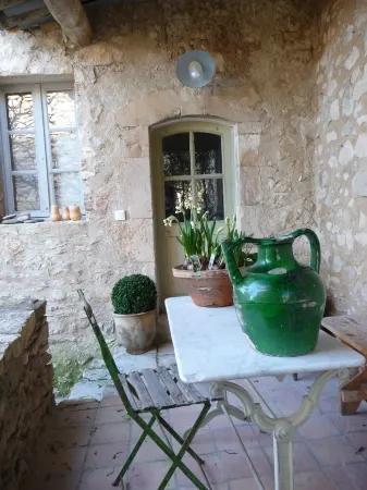 Charming house for 2/3 people in the light of the Luberon Отели в г. Рюстрель