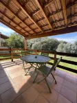 Quiet house with swimming pool