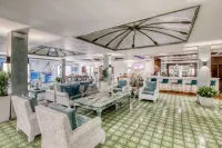 Lovely Marina view sanitized apt w/ private terrace & shared pool