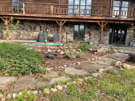 Escape to your mountain retreat, minutes from Buffalo National River