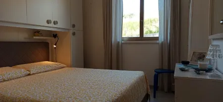 A terrace overlooking the sea 19084041C226886