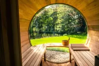 Magnificent chalet on a green island. 2 ponds, private sauna and jacuzzi