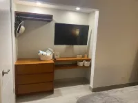 2 Bedroom Condo Seven Mile Beach -Sunset Cove - Newly Renovated