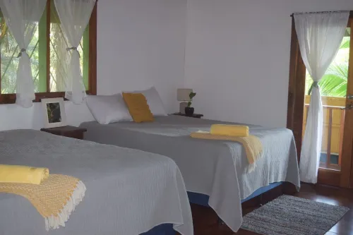 Seaview at Playa Chiquita       Wildlife Lodge above Canopy