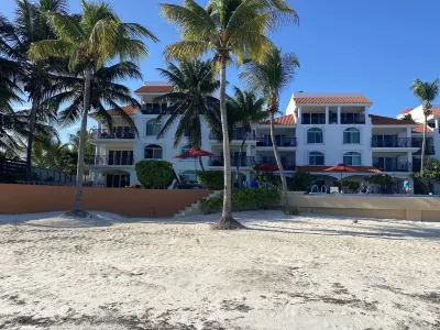 Affordable Luxury-Newly Renovated Beachfront Condo-Vacation Paradise