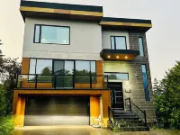 Lakeside Luxe Hotels in Pickering