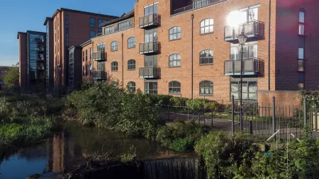 Cotels@The Millhouse Отели рядом с достопримечательностью «University of Derby»