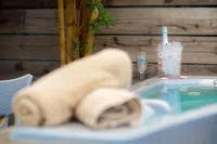 5 Star Beachview PH W/ Rooftop Terrace &Jacuzzi