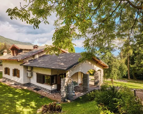 Modern Alpine chalet for sports,relax,history, Dolomite landscapes, pet free Borno otelleri