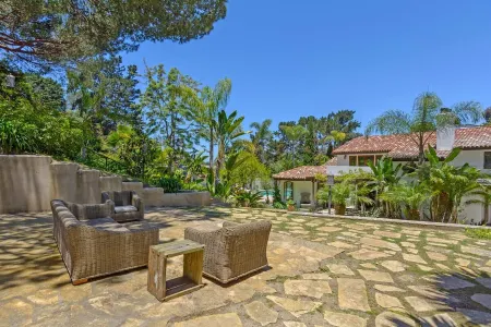 Stunning Spanish Villa with Gorgeous Pool