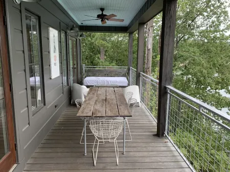 Beautiful Spot on Smith Lake