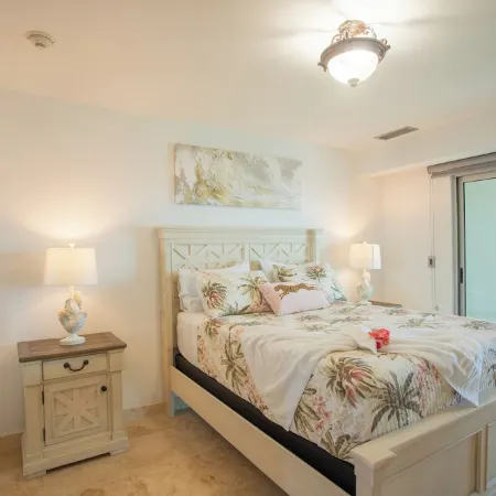 Luxurious 2BR Beachfront Condo: Embrace Coastal Living's Charm at The Cliff SXM!