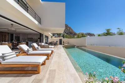 Amazing Beach View , Walk to the Beach. Cleaning & Concierge Playa Pública Cabo San Lucas 주변 호텔