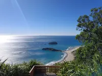 Best position in Mt Maunganui, quiet yet central. 300 m from beach & Pilot Bay