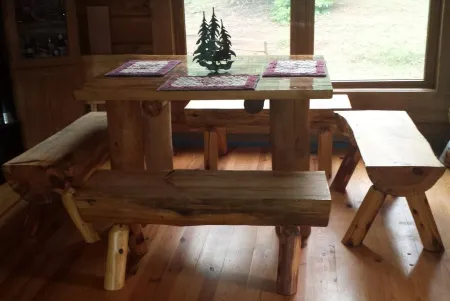 Rustic Log Cabin Nestled Privately in the Woods Отели в г. Мейкон