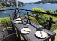 Apartment with Stunning Sea Views of South Sands Beach, Salcombe + 2 Car Parking