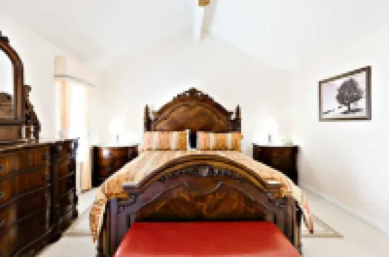 Impressive Exec. Luxury Home. Pool & SPA. Beautiful, Clean, Spacious, Convenient Hotels in Union City