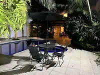 Beautiful big house, near restaurants, unicentro, jardín plaza and more. Hotels near Cerro Pico de Aguila