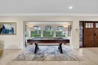 Waterfront 6BR Heated Pool Jacuzzi Close To Beach