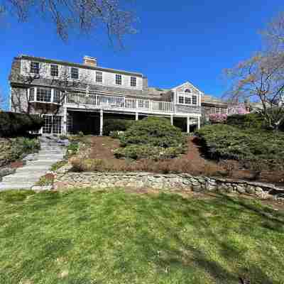 Centrally located 2900 sq ft, 5br 2.5 bath, home. Hotel Exterior