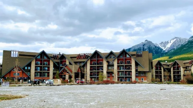 Family friendly 2BR/2BA condo - Sleeps 6 - Views & location!!