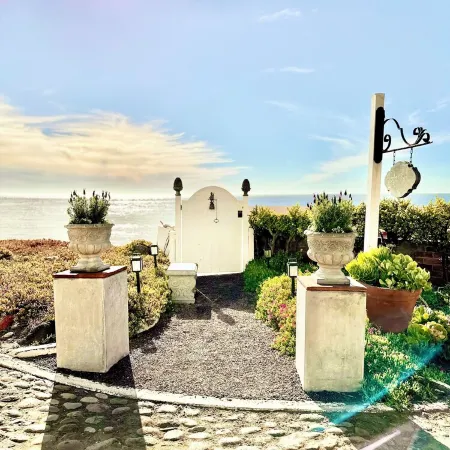 Secluded One-of-a-Kind Beachfront Bungalow!