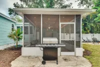 Pinellas Park Home: Swim, Golf, Grill & More! - Kitchen