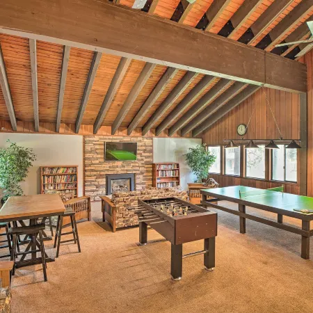 Walk to Canyon Lodge! Resort-Style Condo w/ Pool