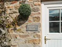 Norah's Nook Hotels in Farndale West