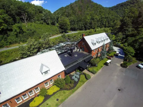Historic Tapoco Lodge