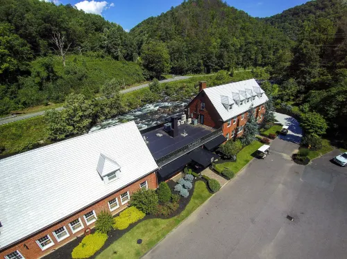 Historic Tapoco Lodge Hotels in Graham County