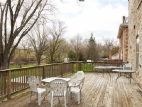 Cheltenham Suites Hotels in Caledon