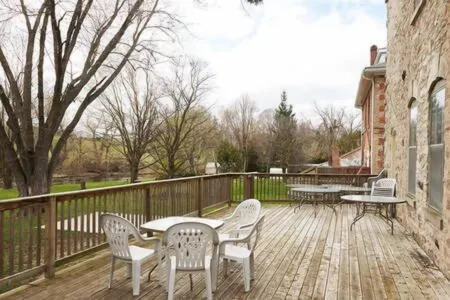 Cheltenham Suites Отели в г. Каледон