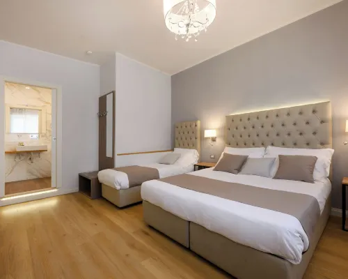 Domus Uffizi Hotels near Corridoio Vasariano