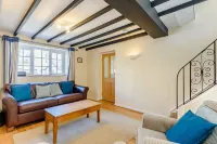 Kynaston Cottage Hotels in Borth