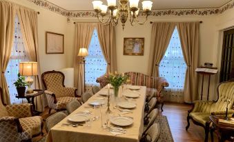 Grand Colonial B&B