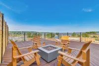 1 Block to Lake City Marina: Condo w/ Rooftop Deck -  Appartamenti vacanze