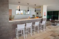 Calhau Praia Hotel - bar