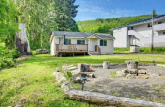 Walk to Beach: Creek-front Sekiu Home w/ Fire Pit!