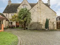 Chapel House Hotels in Stonehouse