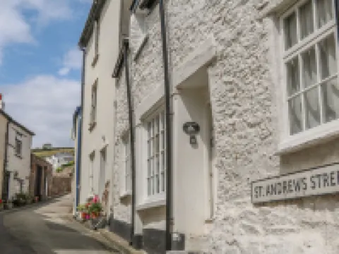 Cousham Cottage โรงแรมในCawsand